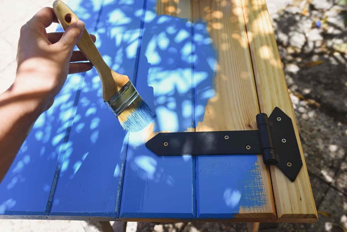 Comment peindre une porte avec des rainures pour obtenir des résultats professionnels
