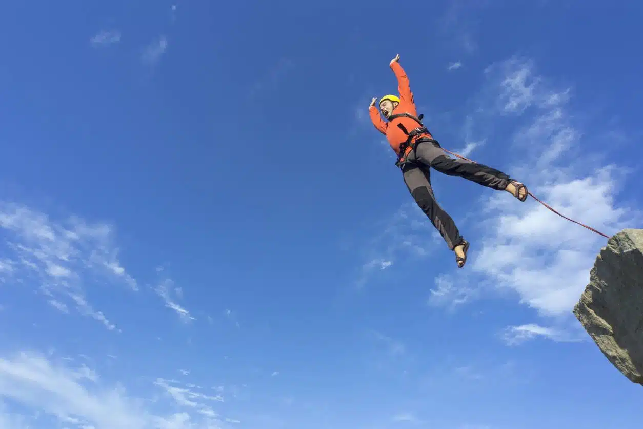 Saut à l'élastique loisir activité sensation